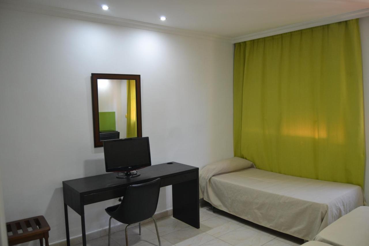 Hotel Miramar La Línea de la Concepción Exterior foto